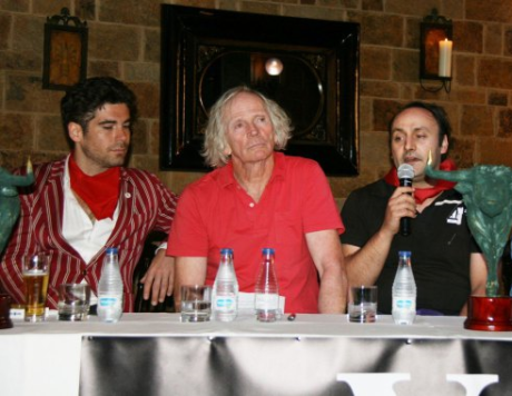 Alexander Fiske-Harrison, Larry Belcher y Dyango Veslaco en Café Oremvs (Foto: Mónica Rico)
